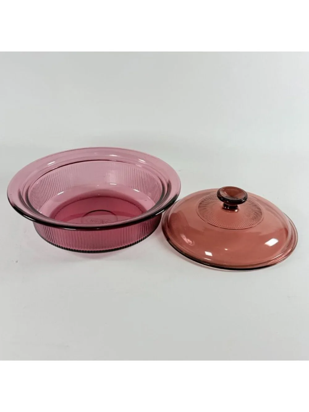 Vintage 1.5 Qt Corning Vision Ware Cranberry Ribbed Casserole Dish w Lid V-33-B
